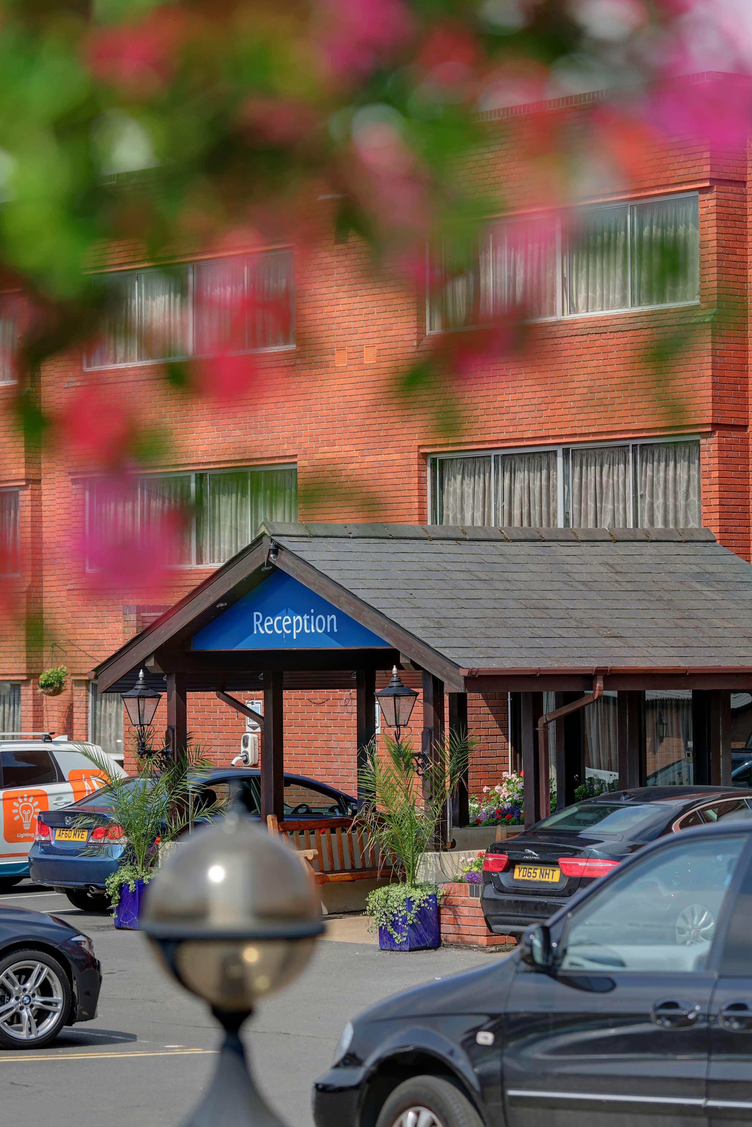 Best Western Heath Court Hotel Ньюмаркет Екстер'єр фото