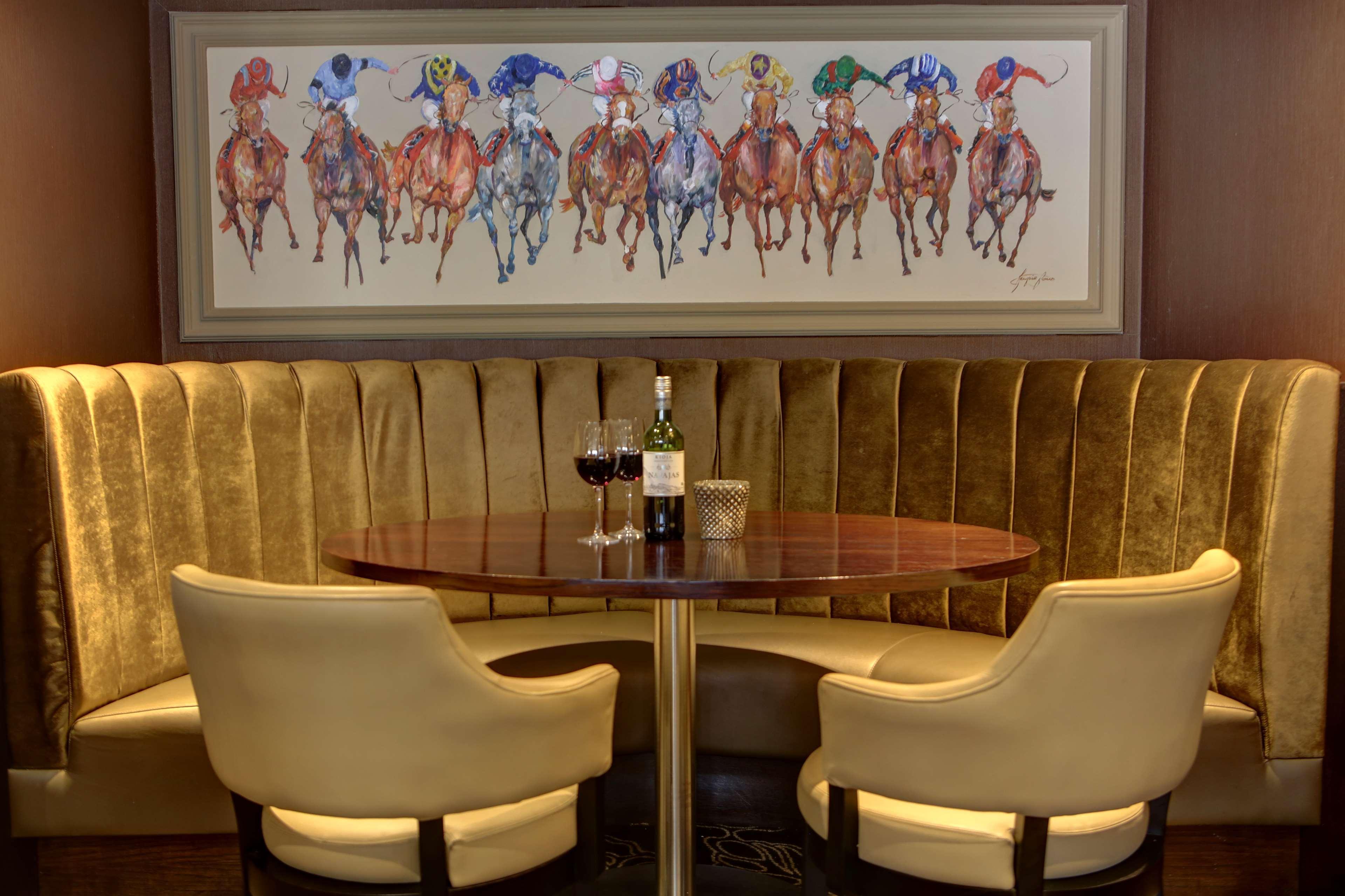 Best Western Heath Court Hotel Ньюмаркет Екстер'єр фото