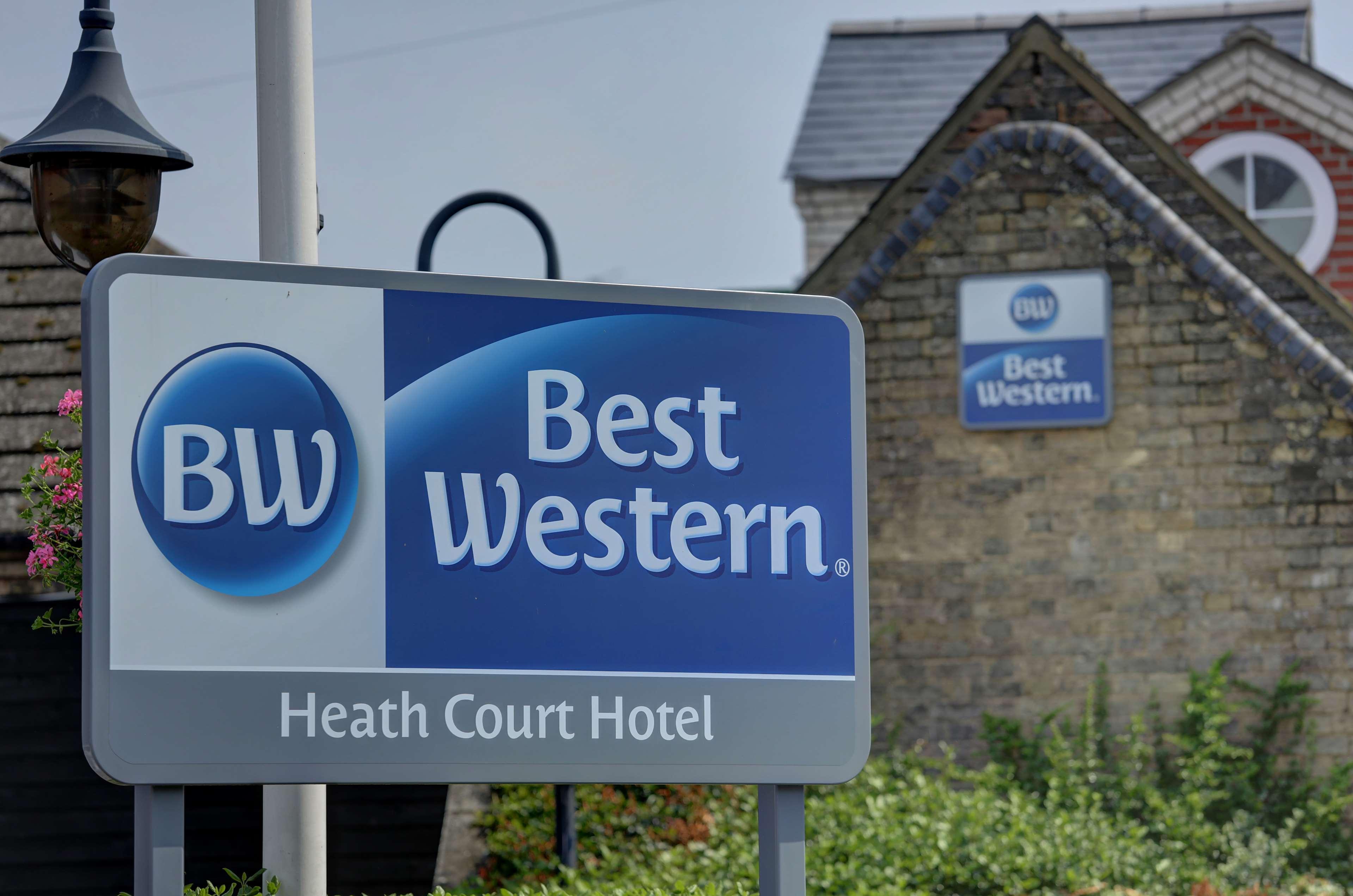 Best Western Heath Court Hotel Ньюмаркет Екстер'єр фото
