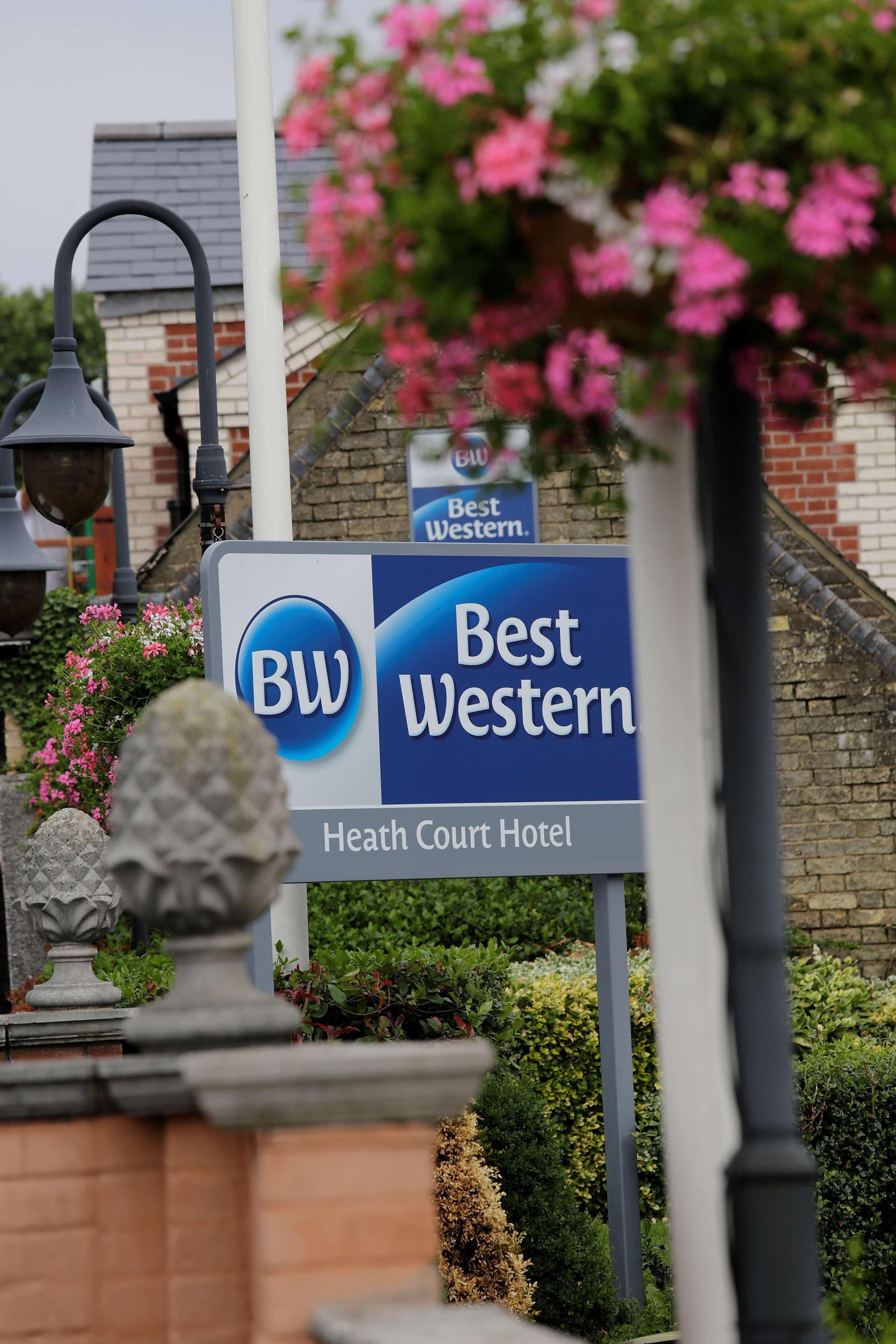 Best Western Heath Court Hotel Ньюмаркет Екстер'єр фото