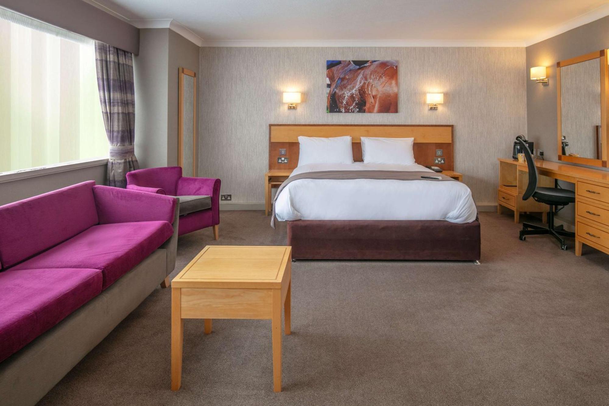 Best Western Heath Court Hotel Ньюмаркет Екстер'єр фото