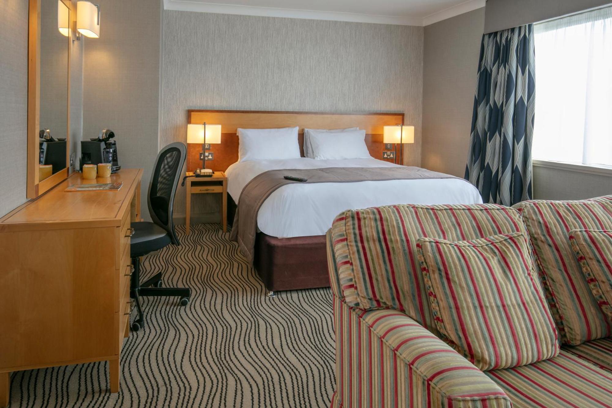 Best Western Heath Court Hotel Ньюмаркет Екстер'єр фото