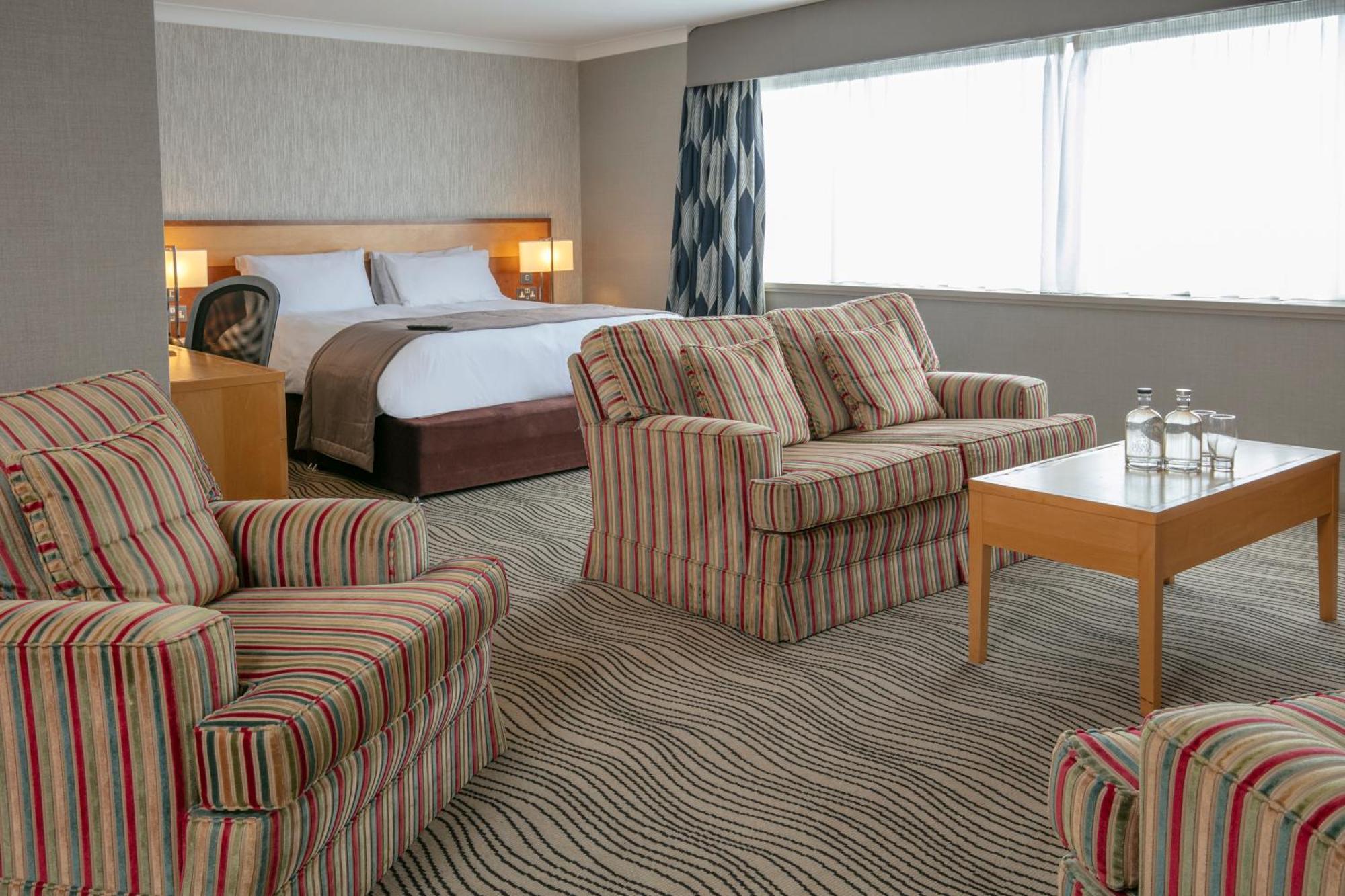 Best Western Heath Court Hotel Ньюмаркет Екстер'єр фото