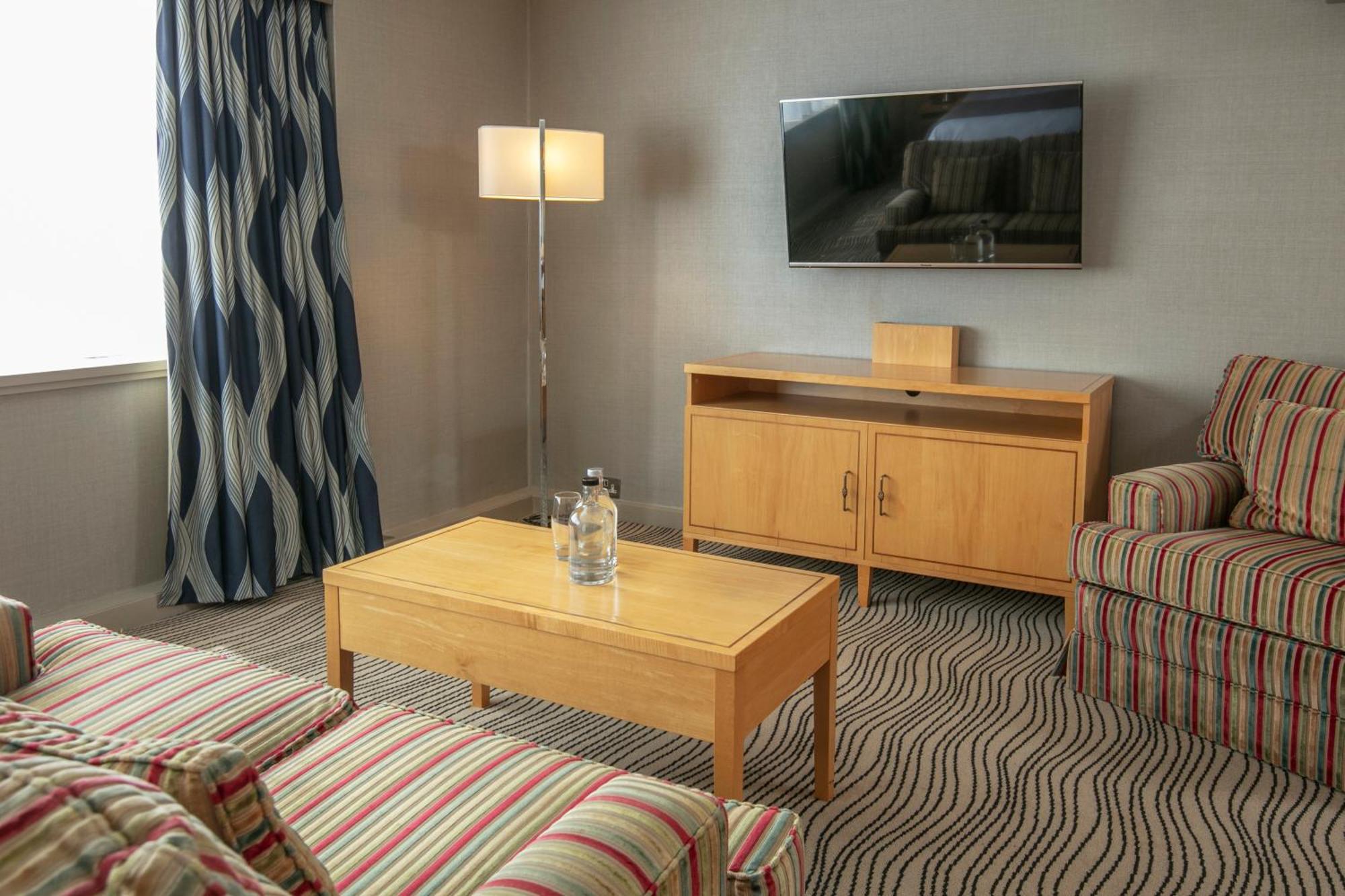 Best Western Heath Court Hotel Ньюмаркет Екстер'єр фото