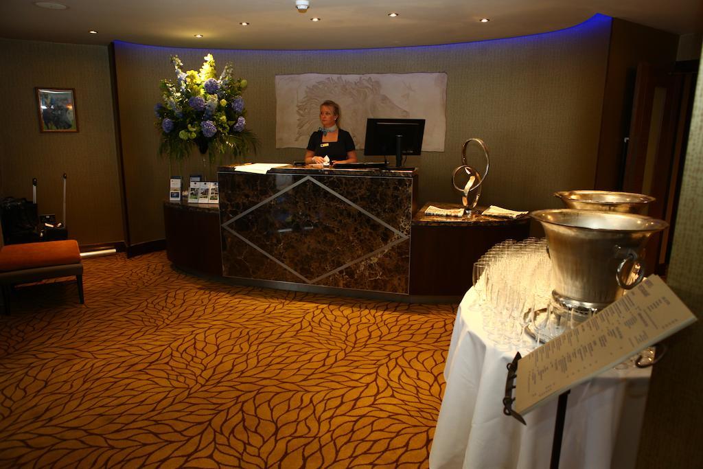 Best Western Heath Court Hotel Ньюмаркет Екстер'єр фото
